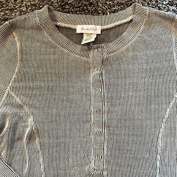 Bucketlist Women's Long Sleeve Henley - Small - Picture 3 of 7